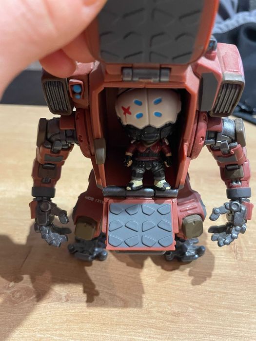 Titanfall 2 Funko Pop #133 MOB-1316 + Sarah mini (cockpit funcțional)