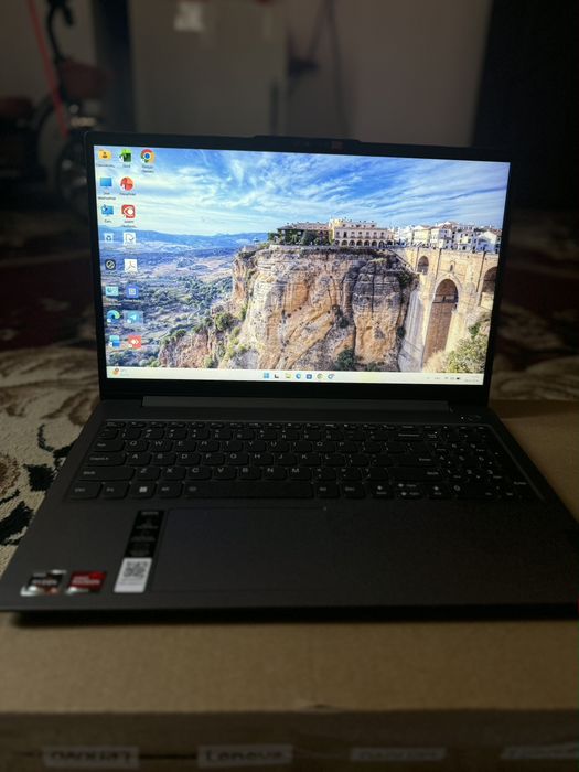 Notebook Lenovo 512 tali yangi kelishtrib beriladi