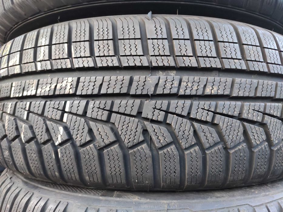 2бр Зимни гуми 205 60 16 - Hankook