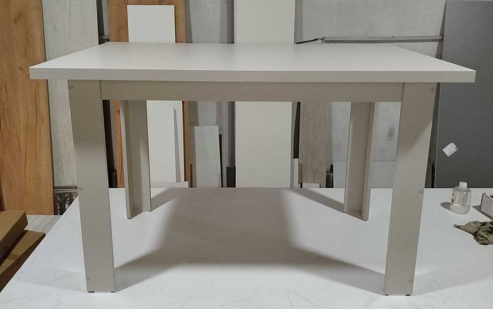 Стол, стол кухонный.