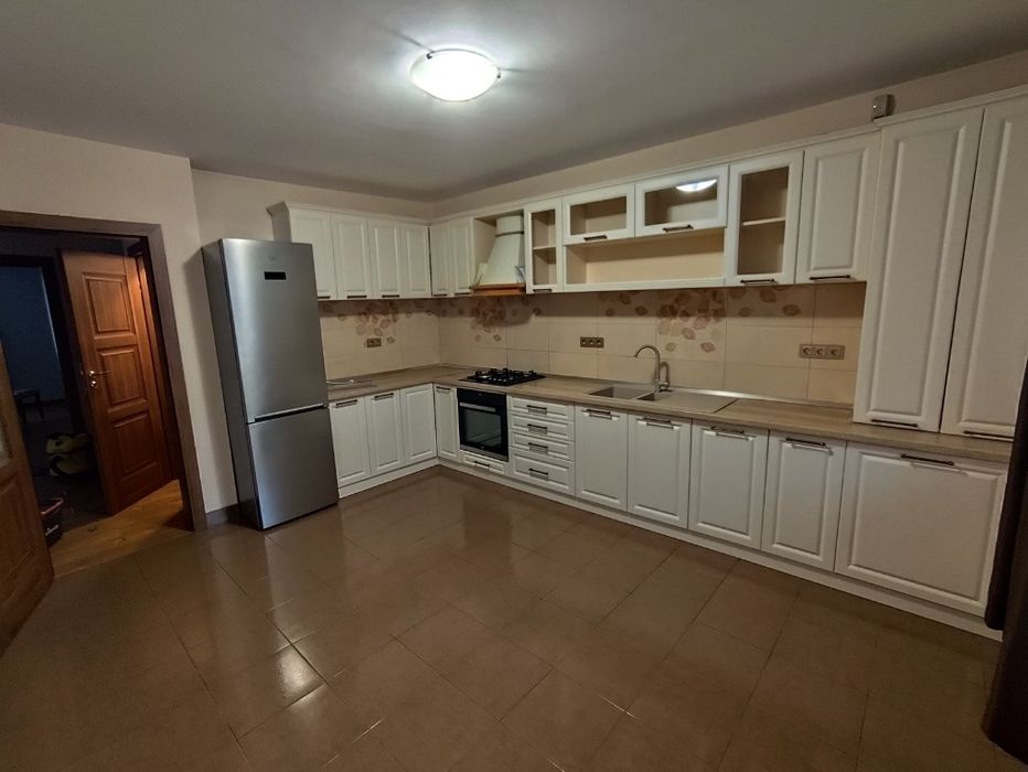 Vând duplex în Florești strada Florilor