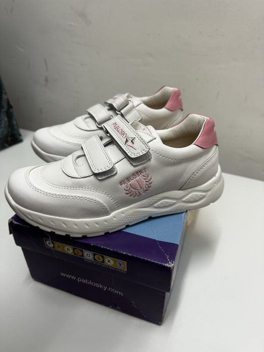 Кроссовки новые Pablosky