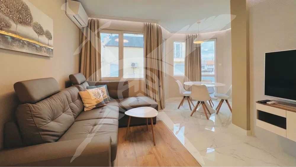 Дава се под наем Двустаен апартамент в Варна, Център - 63 кв.м за 700 € - Снимка #3