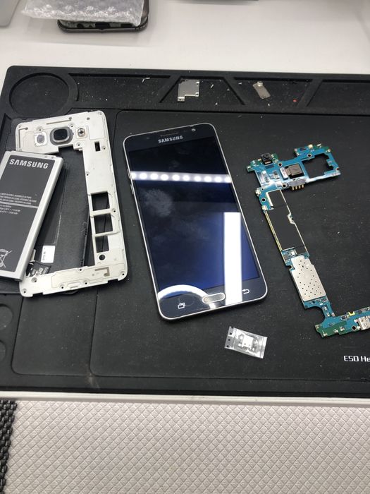 Service GSM si Magazin Accesorii Telefoane Tablete Huse Folii Cabluri