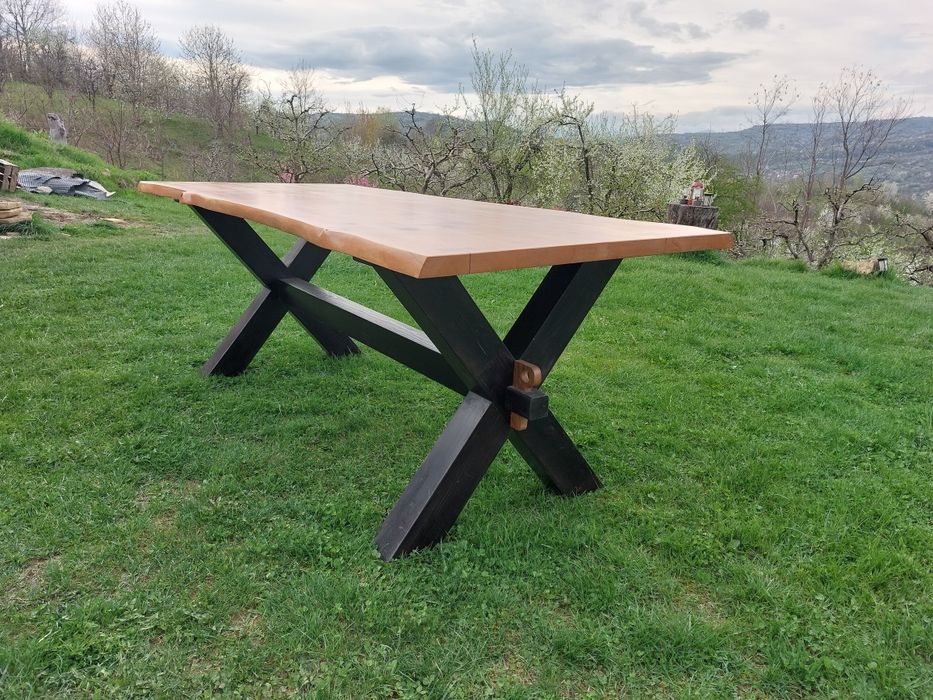 Masă lemn masiv 210×90 cm (blat din lemn de cireș)executata manual