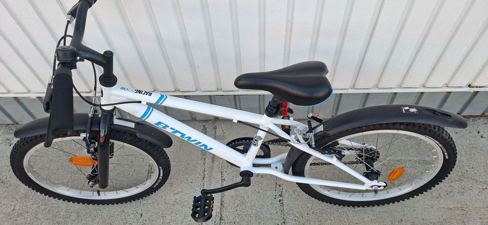 Bicicleta 20" Btwin Racing Boy 300, pentru copii 6-10 ani.