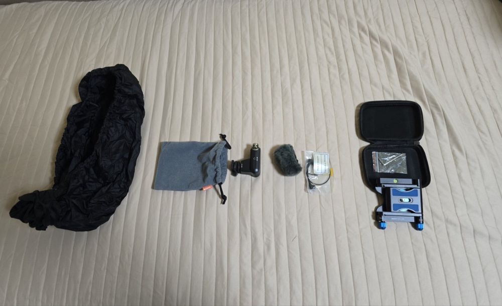 4K HDR видеокамера SONY FDR-AX700