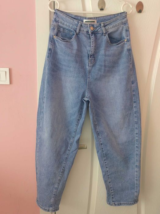 Дамски дънки с широк крачол