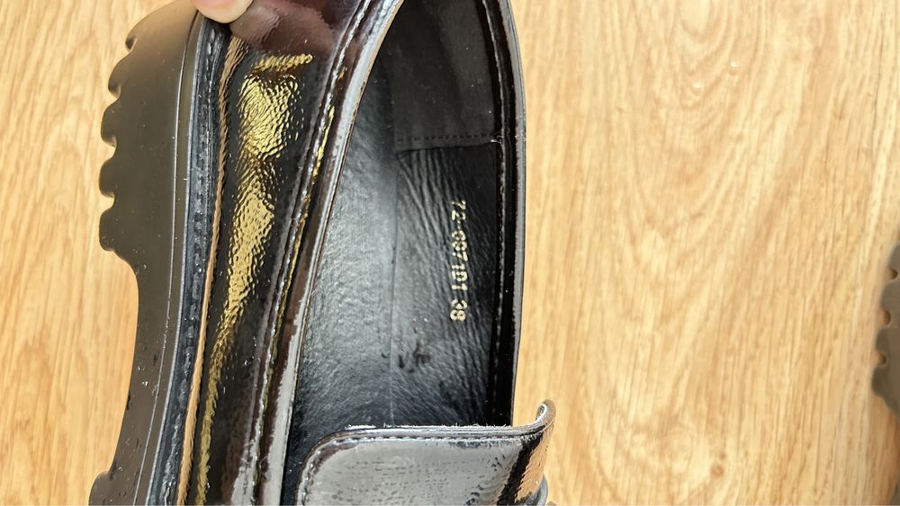 Продам женскую обувь