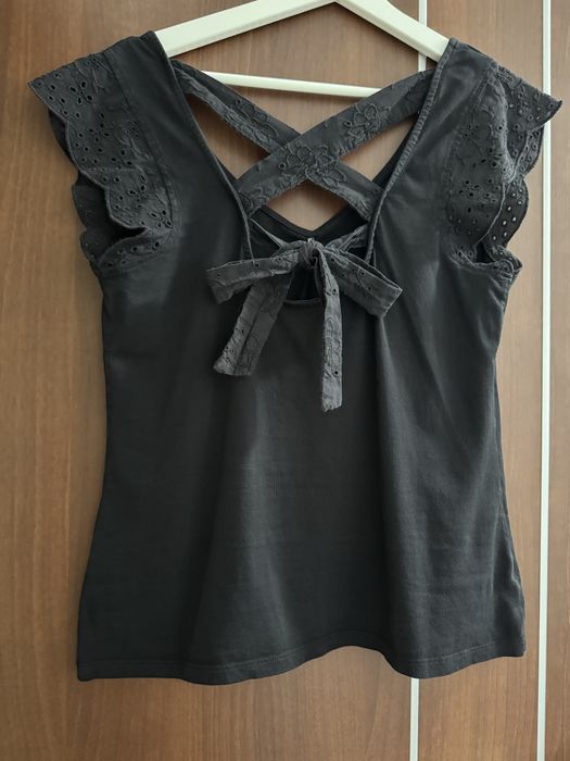 Bluza neagra cu funda