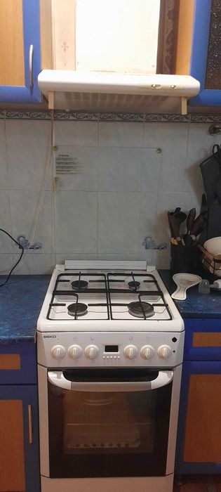 Продам газ плиту