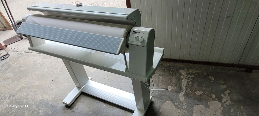 Calandru masa de calcat Miele