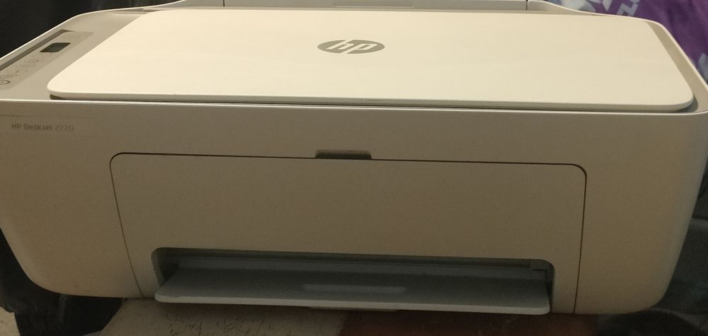 Vând imprimantă HP DeskJet 2720