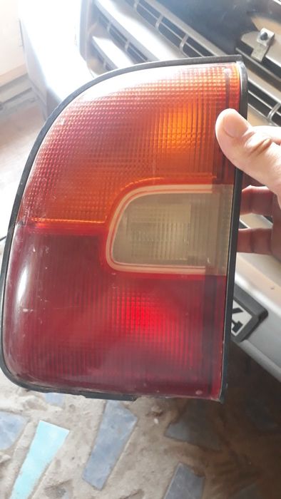 Продам задний фар на Тойоту Раф 4