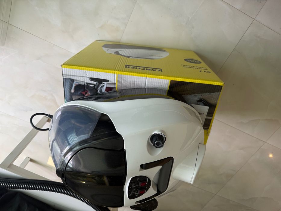 Парна прахосмукачка Karcher SV7