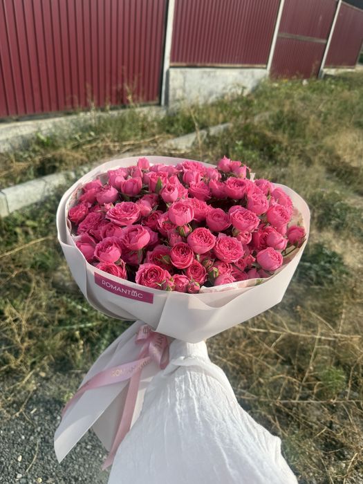 Букет кустовых роз