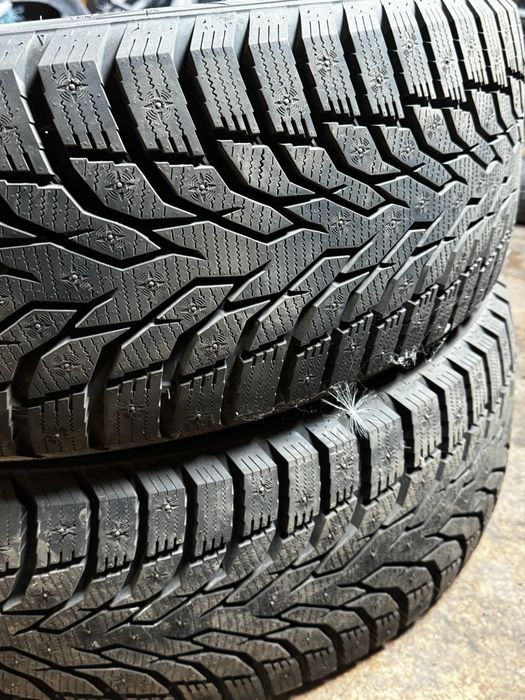 Продам зимние шины на шипах 245/45R21