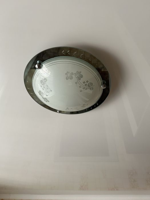 Продам светильник потолочный 2штуки