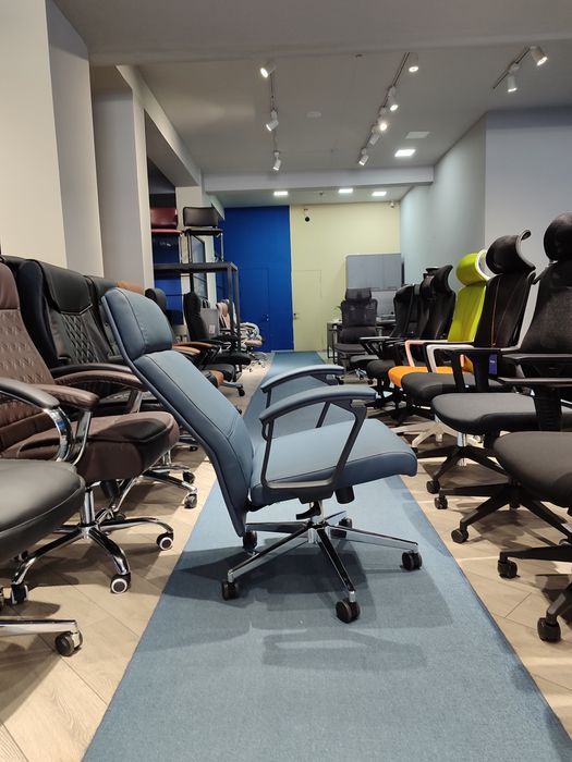 Офисное кресло для руководителя модель Elegant