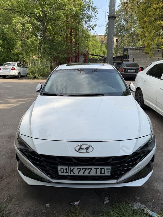 Hyundai Elantra 2022