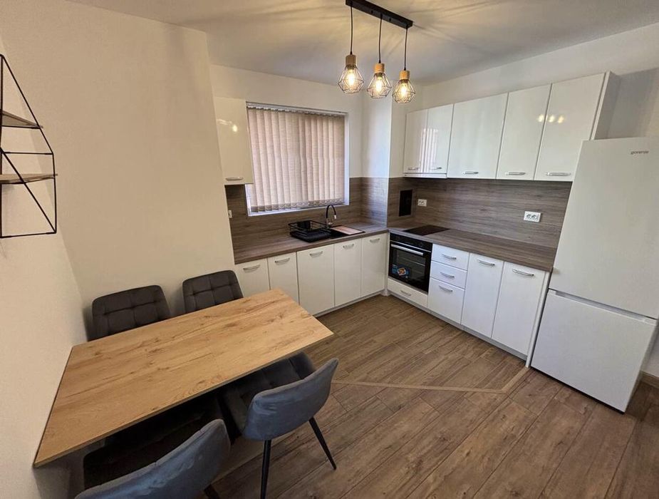 Дава се под наем Двустаен апартамент в Пловдив, Остромила - 58 кв.м за 400 € - Снимка #3