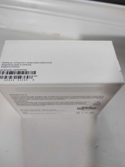 Airpods pro 3 sotiladi yangi 7 mart 2026 yil karobka ochilgan