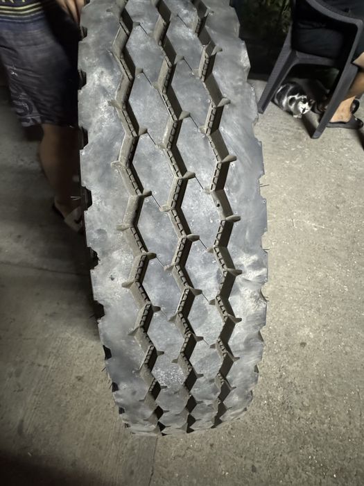 Продам колесо  8.25/R20