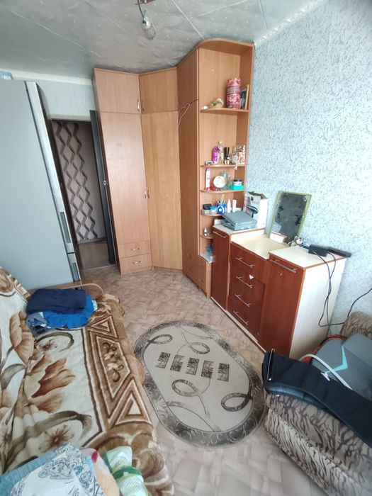 Продам 2 х комн . 4 -5 ,1 этаж.