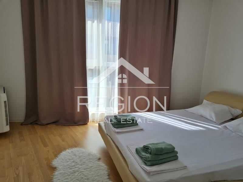 Дава се под наем Тристаен апартамент в Варна, Бриз - 90 кв.м за 867 € - Снимка #5