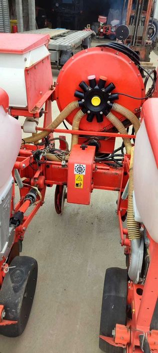 Semănătoare gaspardo pe 4 rande