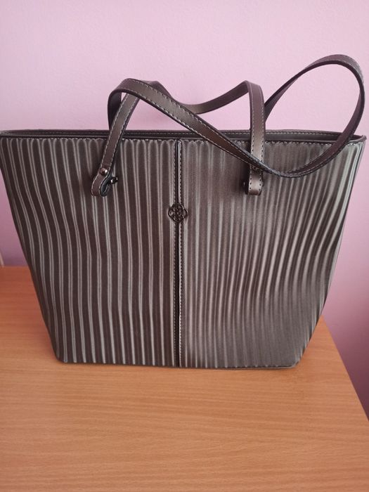 Страхотна дамска чанта