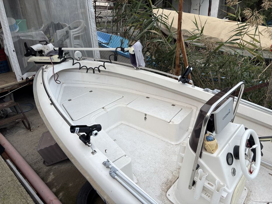 Лодка Шарк445+колесар