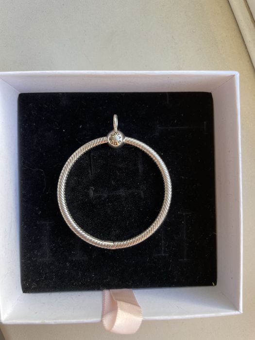 Срочно продаю кулон Pandora!