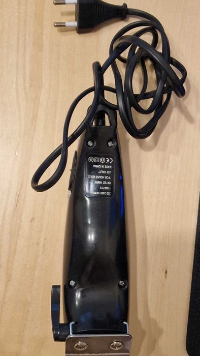 Masina tuns profesionala aparat tuns par barba cordon electric lame otel reglaj lungime frizerie barber hair clipper functionala
