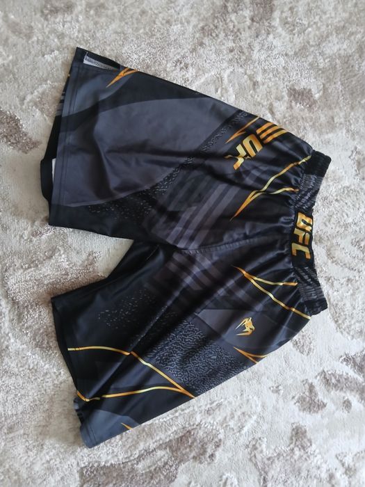 Vand short UFC marimea M