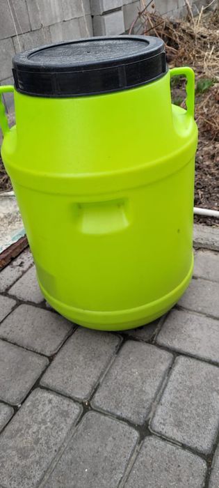 Продам бочки пластиковые