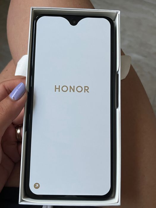 Vand telefon nou Honor400