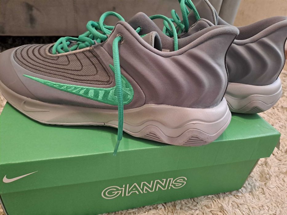 Маратонки Nike номер 40