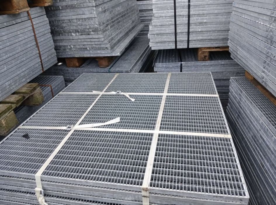 Trepte grilaje rigolă