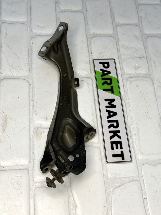 Стойка AUDI A6 C7 4G0821136A 4G0805816