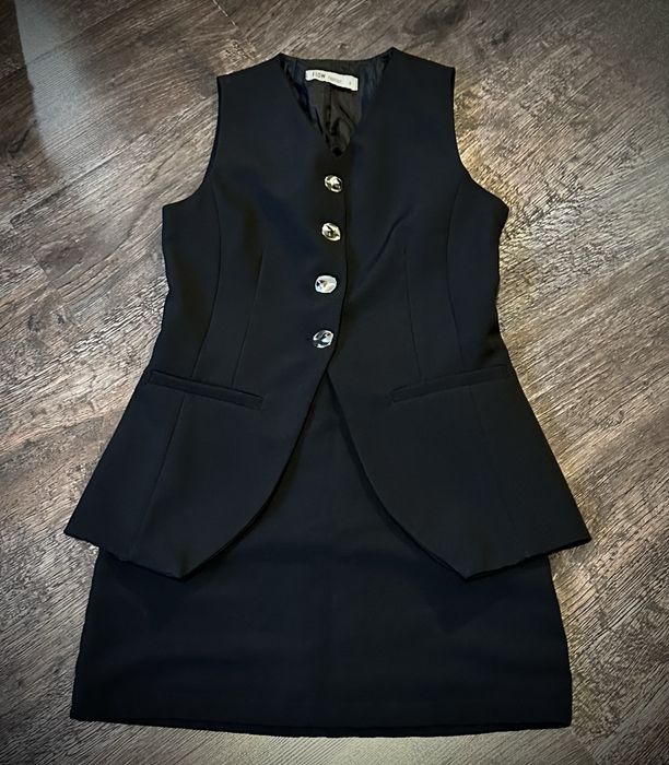 Сет от две части - елек и пола