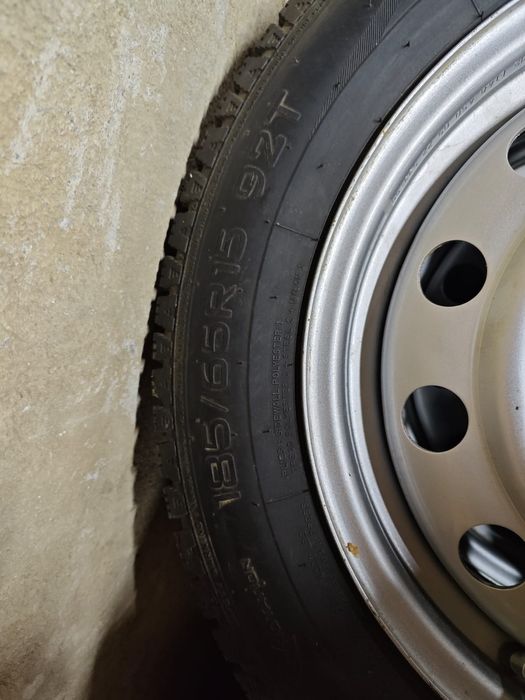 Резина зимняя шипованная