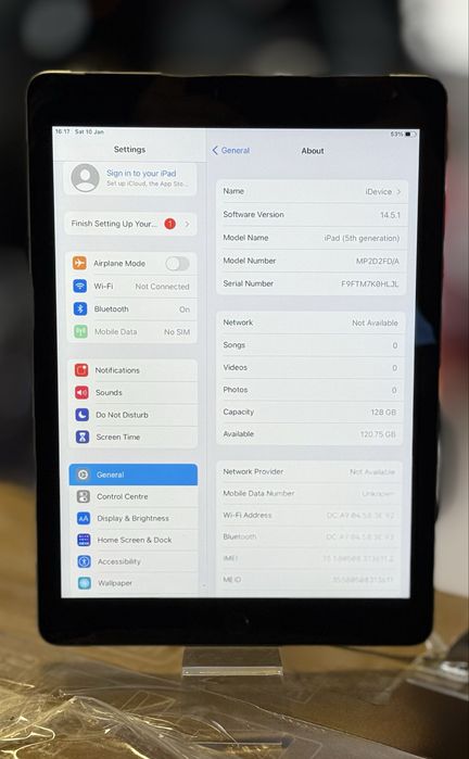 Таблет Apple iPad 5th Gen 128GB Wi-Fi + Cellular (LTE)