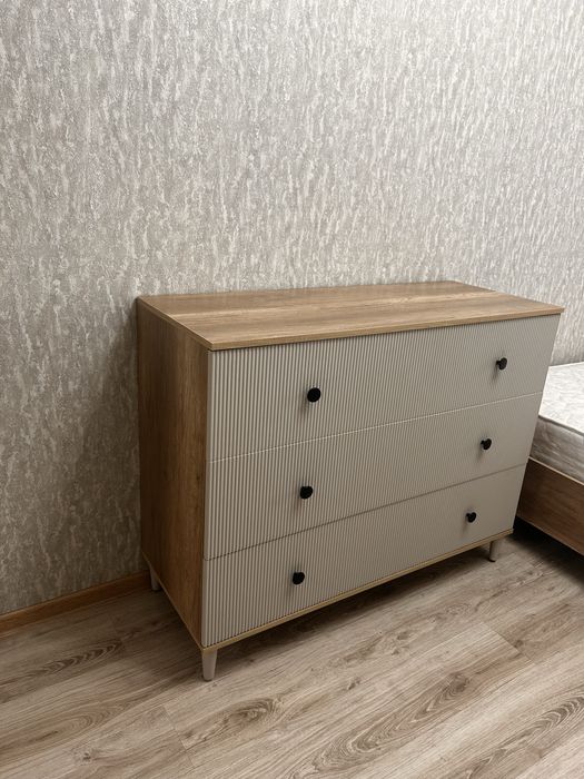 Продам комод в спальню