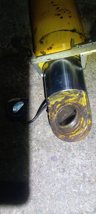 cilindru 105 cm diametru tija 100 mm de pe nacelă 6 tone