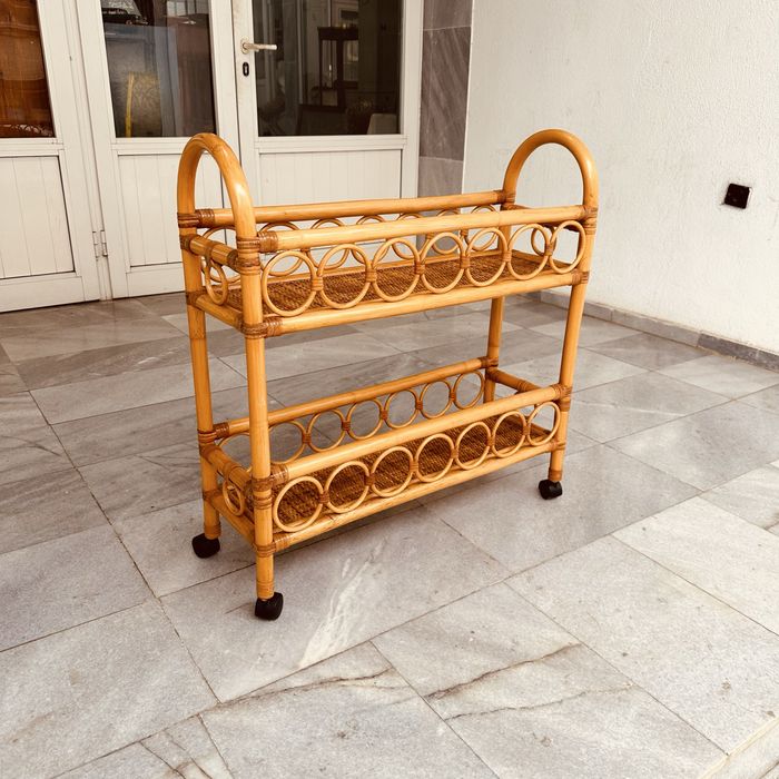Винтидж ратанова етажерка / бар количка -естествен ратан Швеция