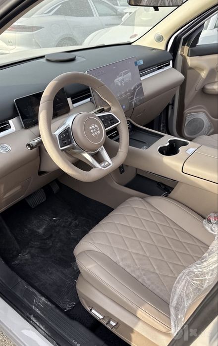 Dongfeng E5 Plus PHEV