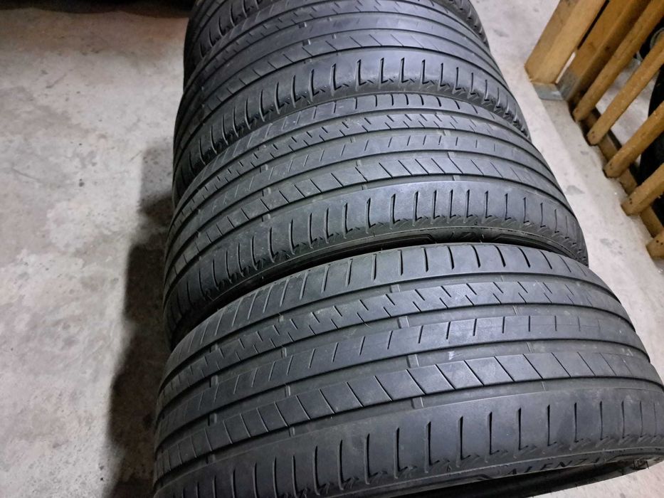 Set anvelope 245/40 R21 cu 275/35 R21 Bridgestone RFT