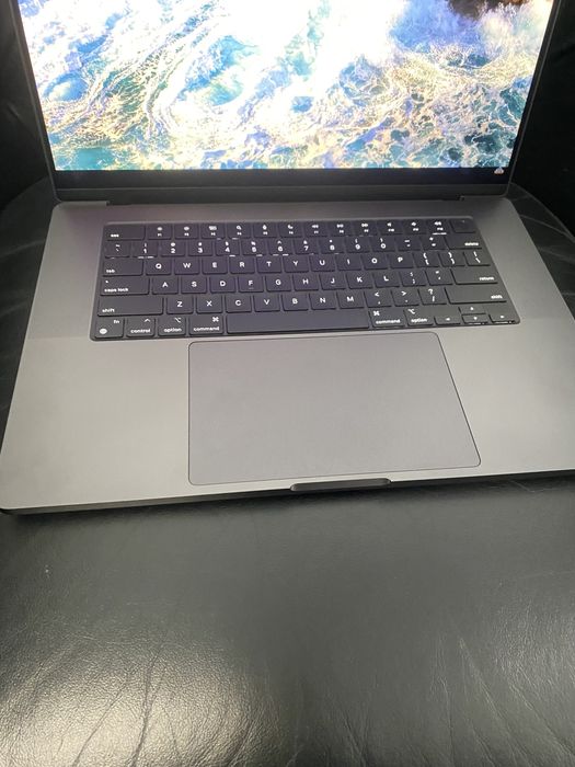 MacBook Pro M3 Pro 16-inch/ 512 Gb / Space Black / Cod produs: T24F