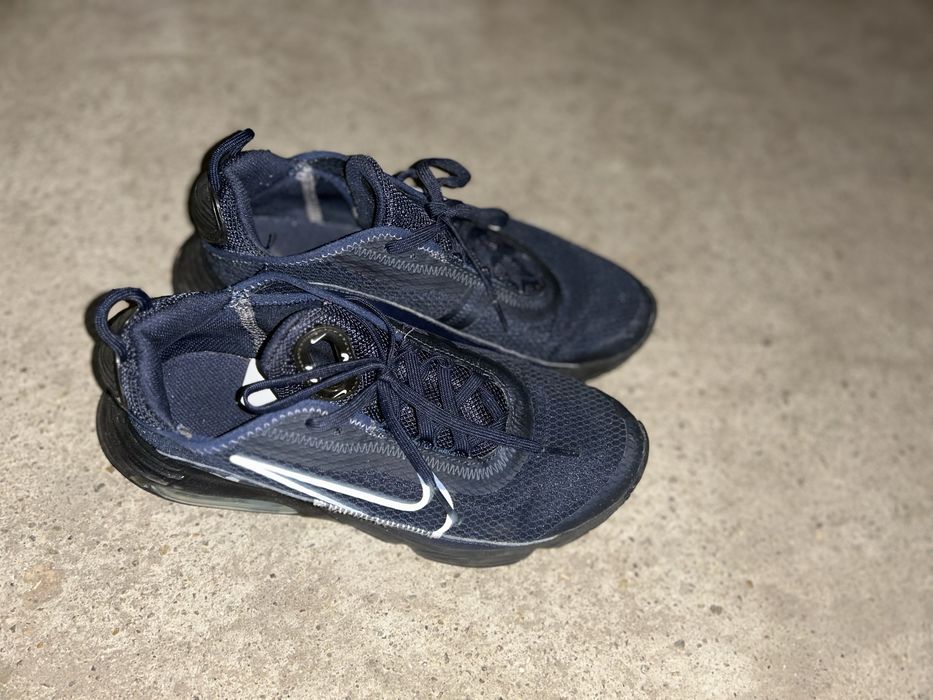 Чисто нови Nike обувки